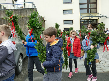 Palmsontag in St. Crescentius - Beginn der Heiligen Woche (Foto: Karl-Franz Thiede)